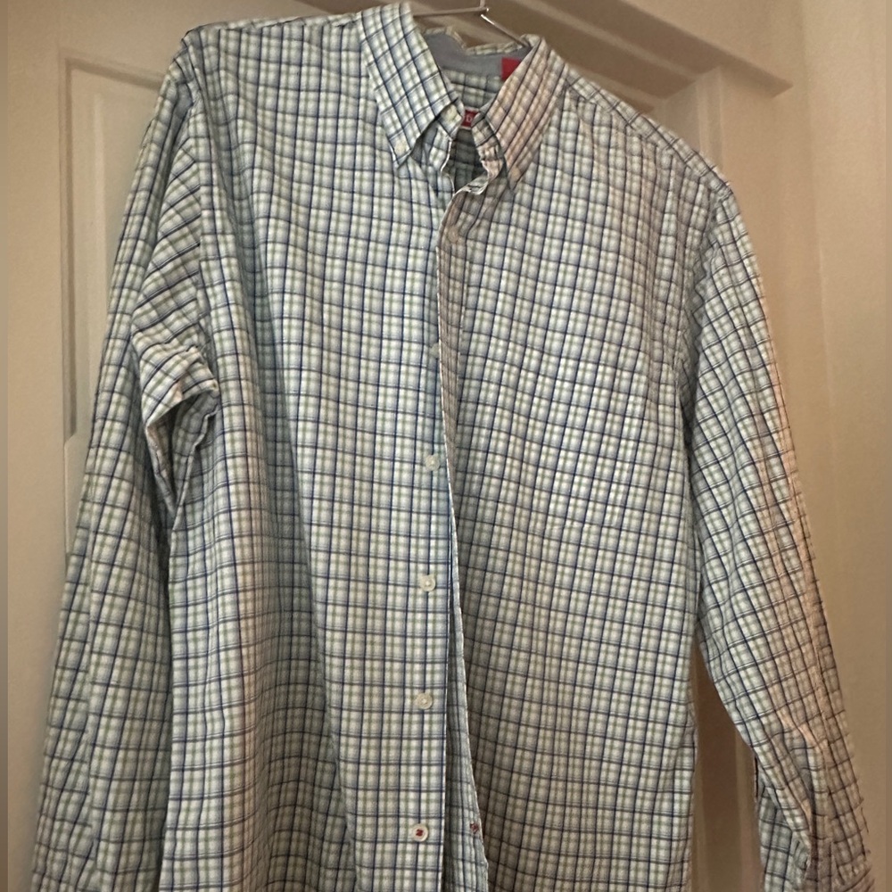 IZOD Men's Blue Checkered Shirt